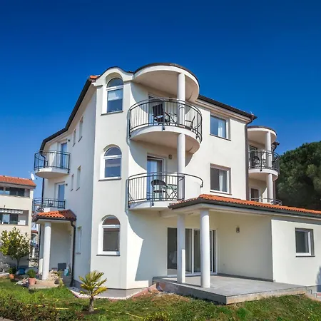 Pinia - S6 - Mpolo Pensjonat