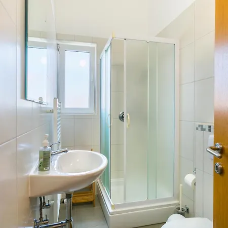 Pinia - S6 - Mpolo Pensjonat